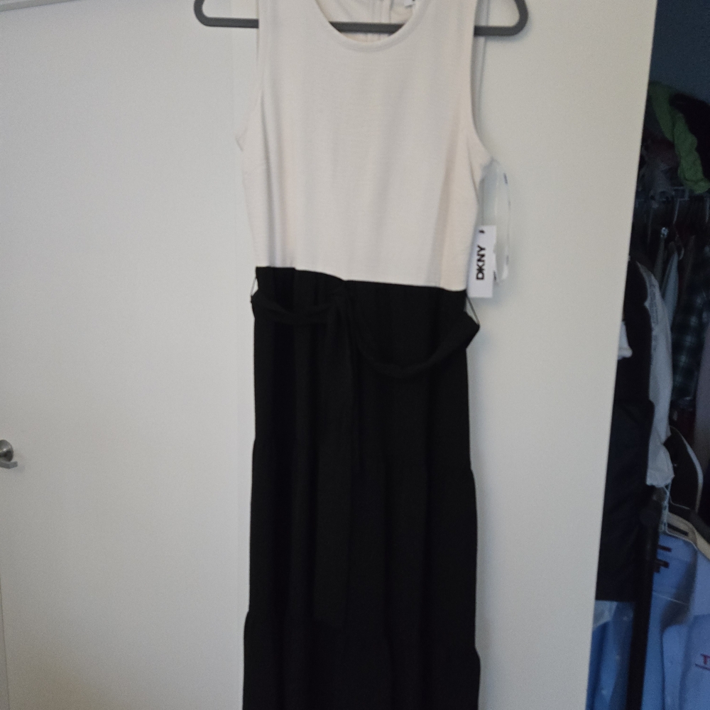 DKNY Tiered Black and White Sleeveless Dress - Picture 5 of 9